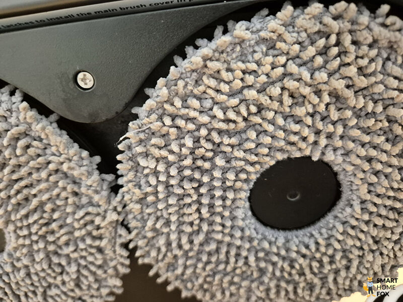 Die Wischpads des Roborock QRevo Slim sind in der Nahaufnahme zu sehen.